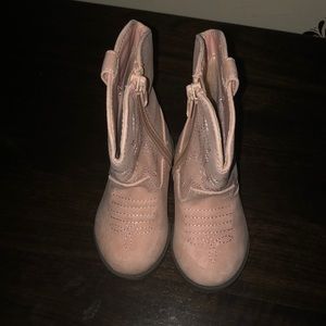 Cowgirl boots size 4